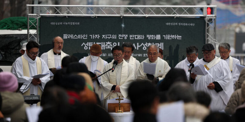 13 Perwakilan Gereja Korea Selatan Gelar Misa Natal di Depan Kedubes Israel