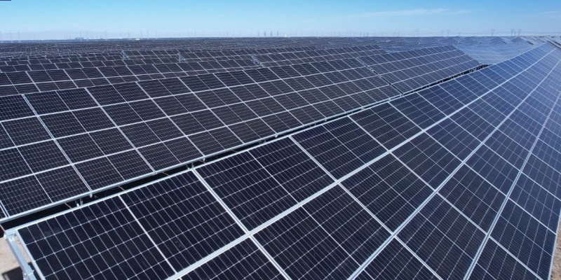 China Operasikan Proyek Fotovoltaik 900 MW, Hasilkan 2,1 Miliar kWh Listrik per Tahun