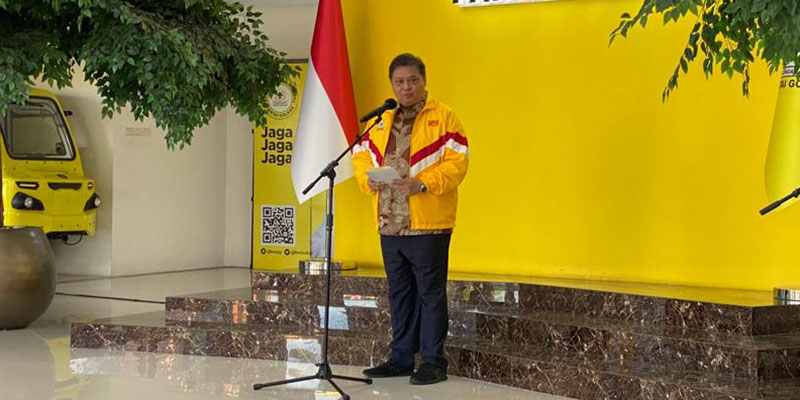 Jokowi Nyaman Pakai Dasi Kuning, Airlangga: Karena Kami Terbuka dengan Siapapun