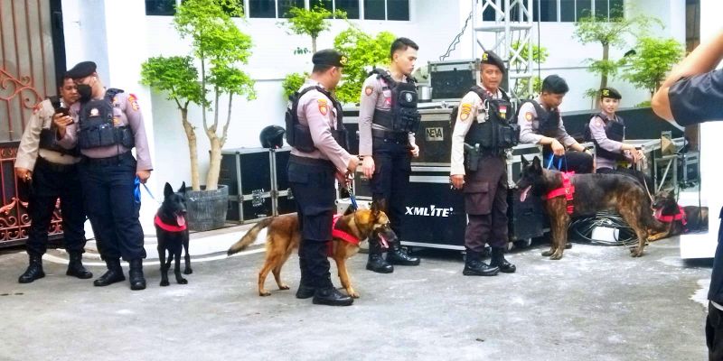 Anjing Pelacak Sisir Kantor KPU RI Jelang Debat Perdana Capres