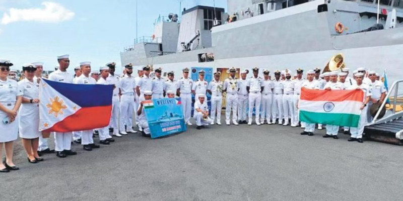 India Labuhkan Kapal Perang INS Kadmatt di Manila