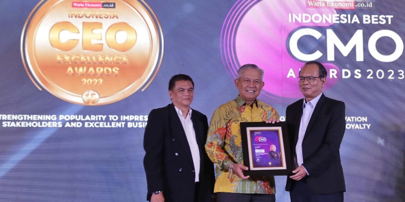 Pertumbuhan Bisnis Terjaga, Direksi bank bjb Raih Best CMO Award 2023