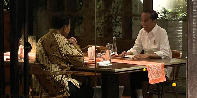 Pengamat: Wajar Kalau Ada yang Cemburu Jokowi Makan Malam dengan Prabowo
