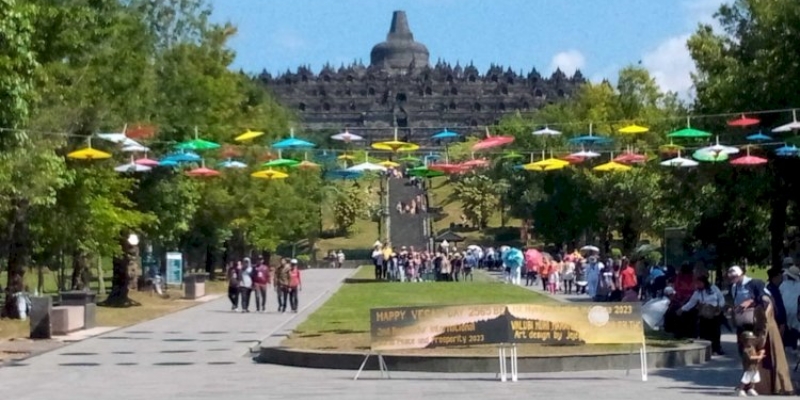1,4 Juta Wisatawan Kunjungi Candi Borobudur