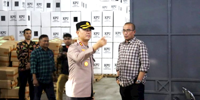 Cek Gudang KPU, Kapolres Garut Pastikan Pemilu 2024 Aman