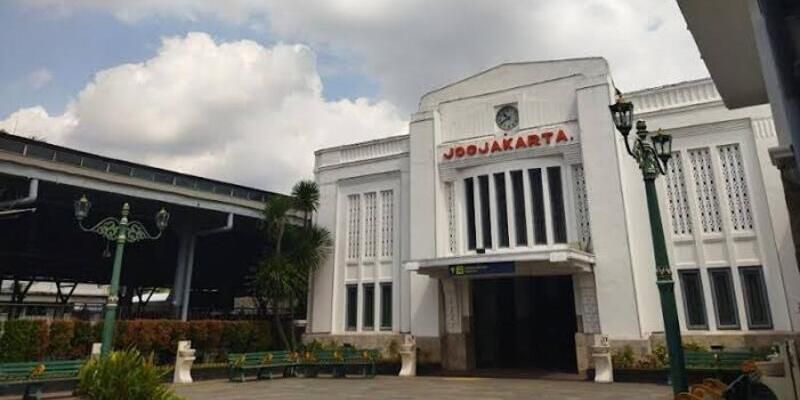 Menhub akan Revitalisasi Beberapa Stasiun di Pulau Jawa