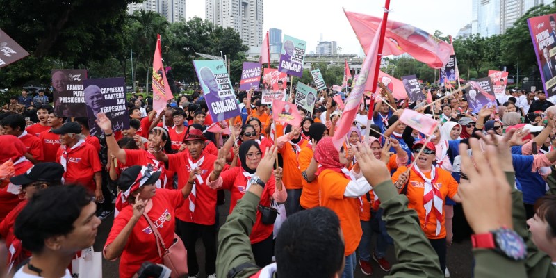 Emak-Emak Sengaja Datang ke Istora untuk Dukung Ganjar