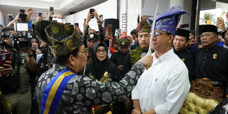 Disambut Adat Melayu Riau, Anies: Insya Allah jadi Niat Baik