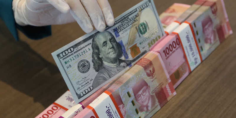 Rupiah Lesu ke Rp15.570 per Dolar AS pada Perdagangan Hari Ini