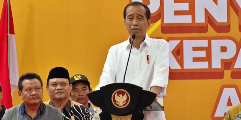 Beri Bantuan ke Petani, Jokowi Keluhkan Harga Beras Mahal