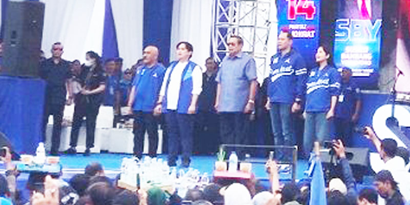 Safari Demokrat Menyapa Rakyat, SBY dan AHY Birukan Karanganyar