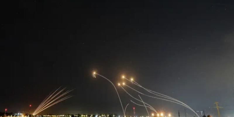 Awal Tahun Baru, Hamas Hujani Tel Aviv dengan 20 Roket