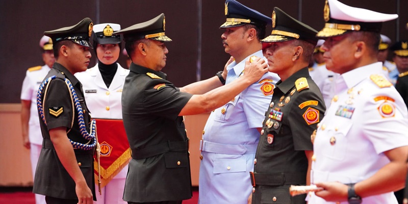 Lantik 2 Jabatan Strategis TNI, Letjen Bambang Ingatkan Kepatuhan Hukum