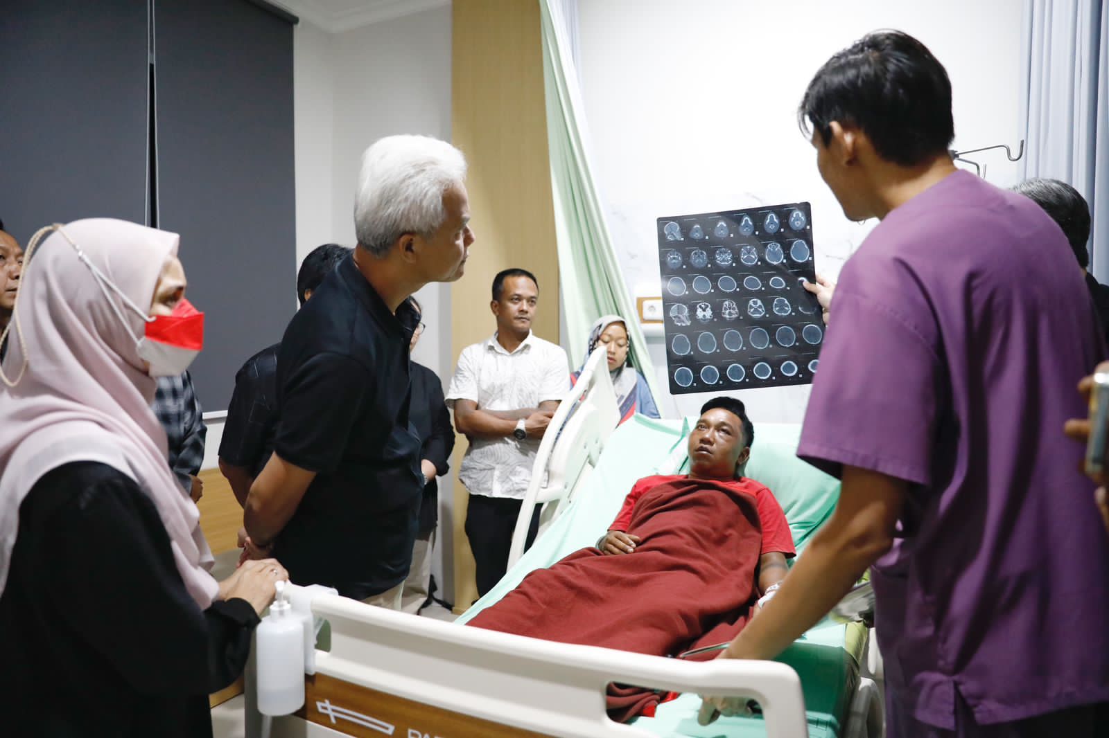 Pendukung Dikeroyok Oknum TNI, Ganjar: Tidak Ada yang Geger Otak