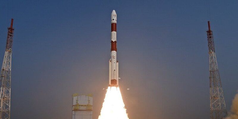 India Luncurkan Satelit XPoSat yang Bisa Bertahan 5 Tahun di Ruang Angkasa