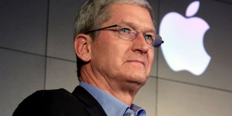 Penjualan Menurun, CEO Apple Hadapi Pemotongan Gaji Jutaan Dolar