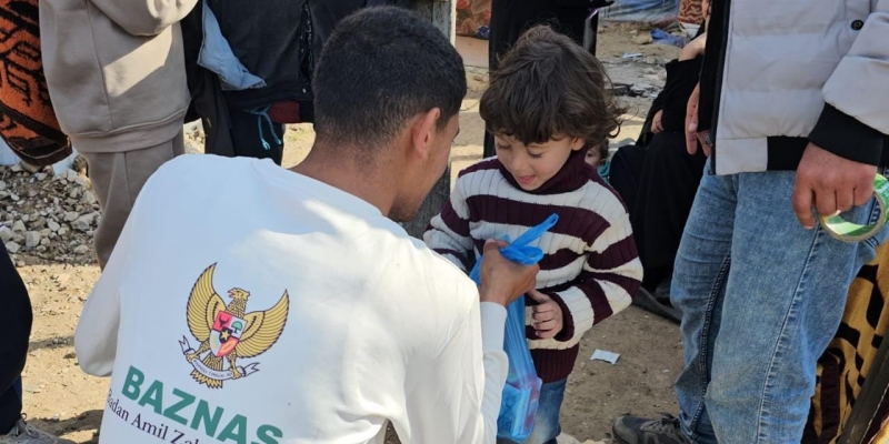Baznas Distribusikan Paket Makanan di Kamp Pengungsi Palestina
