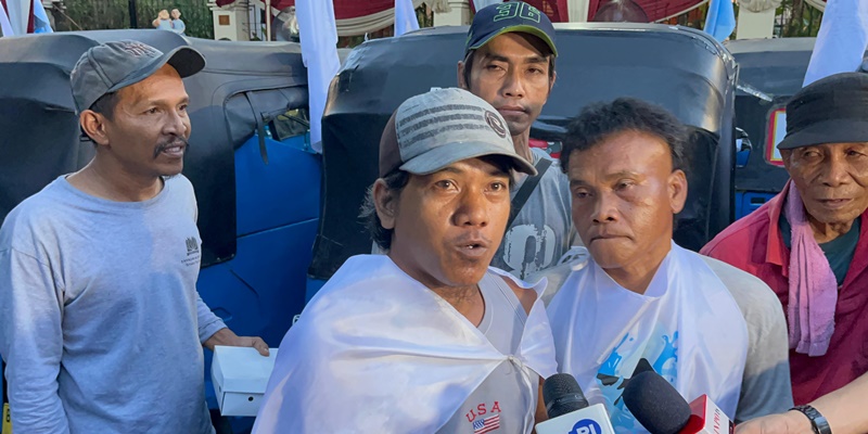 Rombongan Pengemudi Bajaj: Program Kerja Pak Prabowo Bagus