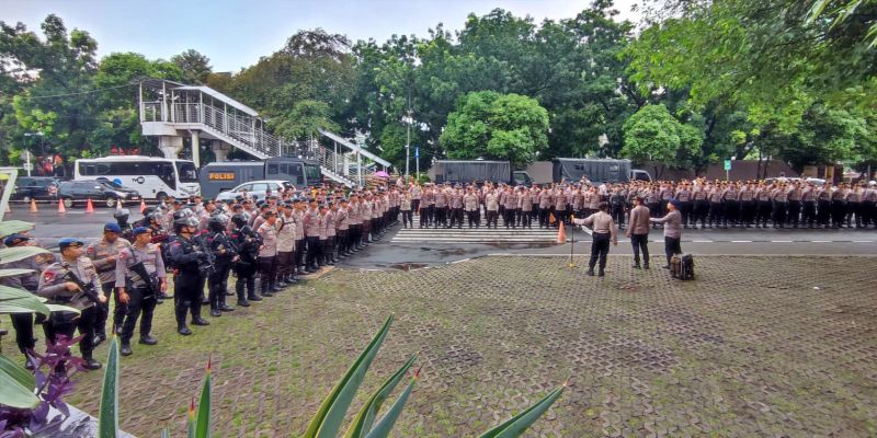 Water Canon Hingga Ratusan Polisi Bersenjata Lengkap Disiagakan di KPK