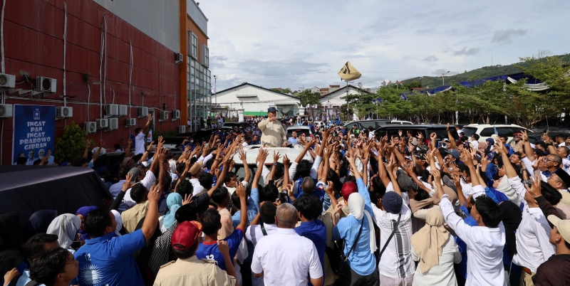 Prabowo Semringah Disambut Warga Lampung hingga Berkilometer