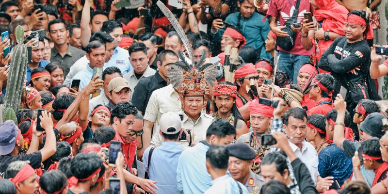 Panglima Jilah bersama Ribuan Warga Sambut Kedatangan Prabowo Subianto di Pontianak