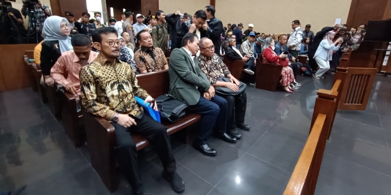 Sidang Perdana Disupport Puluhan Kerabat, SYL: Sebagian dari Makassar dan Tanjung Priok