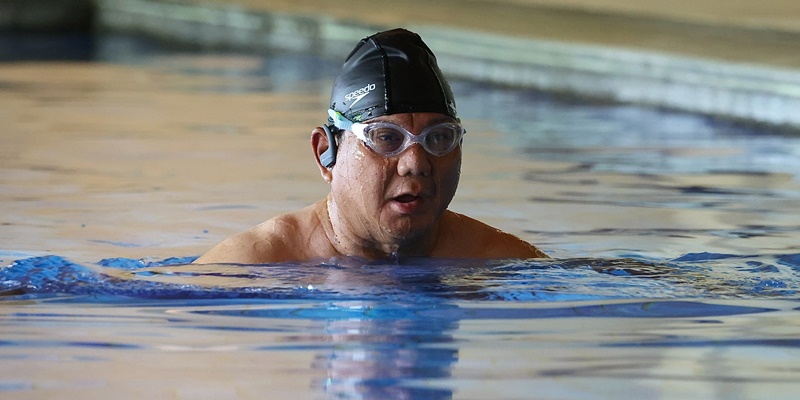 Usai Nyoblos, Prabowo Asyik Berenang di Hambalang Sebelum ke Jakarta
