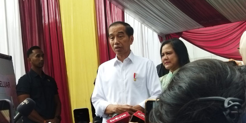 Kelar Nyoblos, Jokowi Pantau Quick Count di Istana