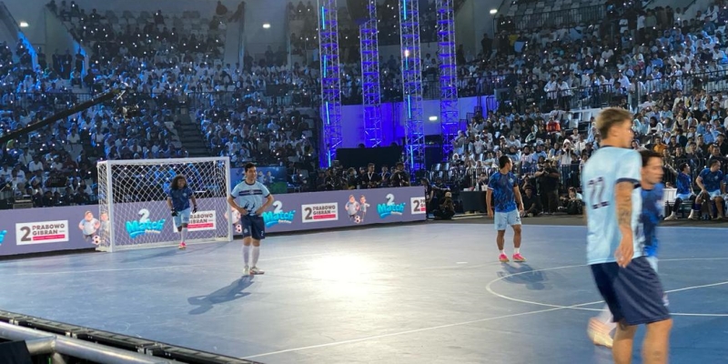 Gaet Suara Anak Muda, Gibran Main Futsal Bareng Pesepak Bola