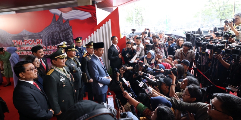 Bantah Harga Beras Mahal, Jokowi Minta Wartawan Cek ke Pasar