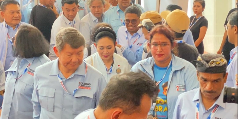Titiek Soeharto dan Adik Prabowo Tiba di SUGBK