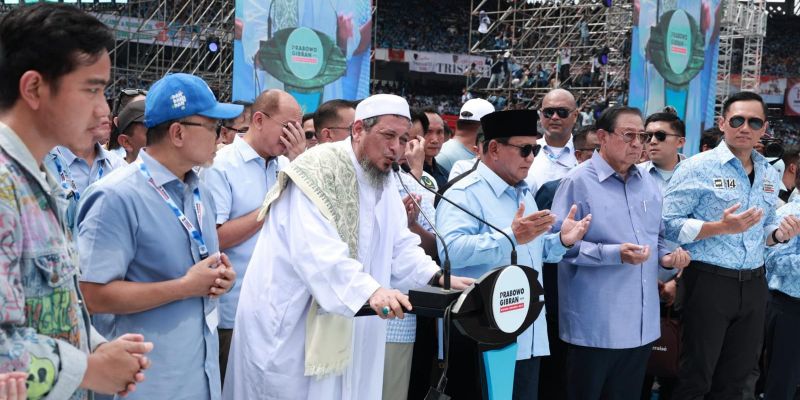 Habib Ali Pimpin Doa di Kampanye Akbar Prabowo-Gibran