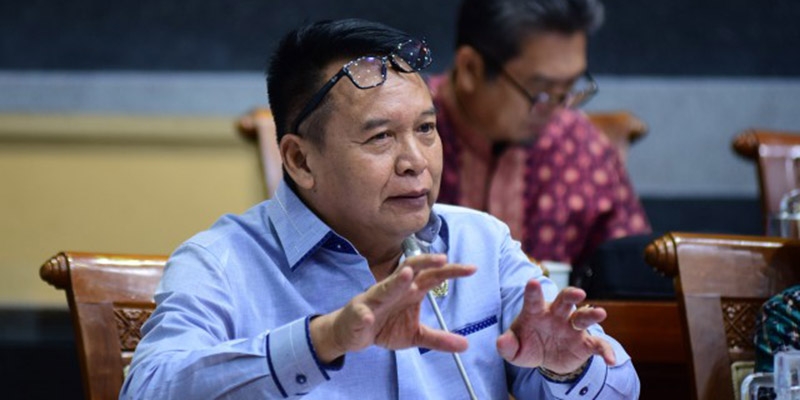 TB Hasanuddin: Tidak Ada Pangkat Kehormatan dalam Militer