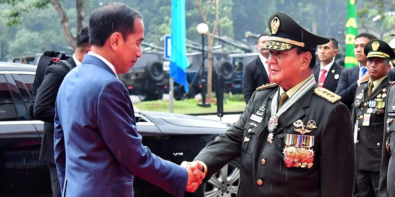 Beri Tanda Kehormatan Prabowo, Jokowi Ingatkan Kewaspadaan Hadapi Dinamika Global