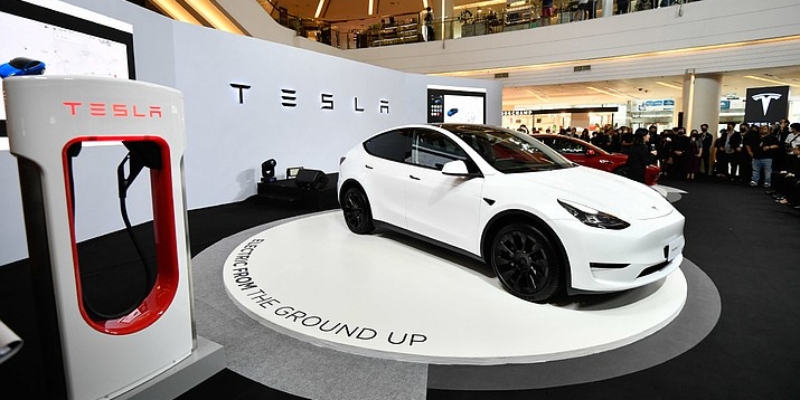 Apple Batalkan Proyek Pembuatan Mobil, Elon Musk Bernapas Lega