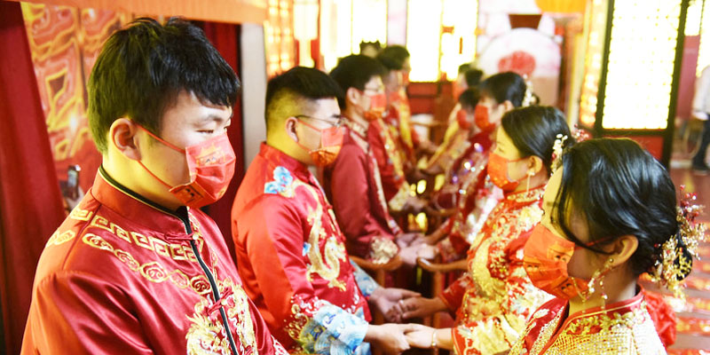 Krisis Pernikahan, Pemerintah China Tawarkan Insentif untuk Mak Comblang