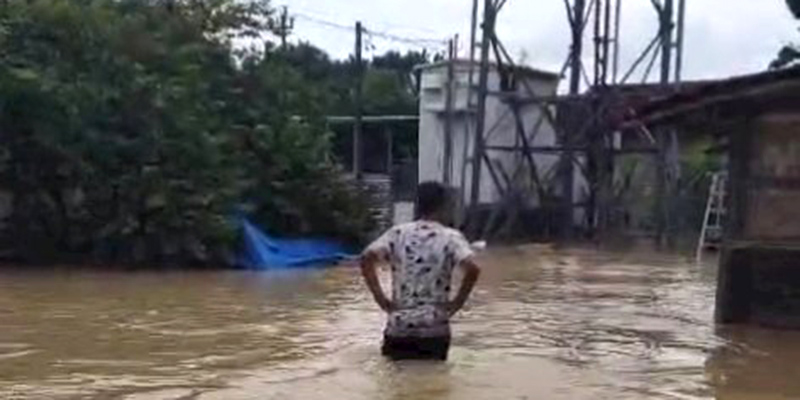 Banjir di Grobogan Lumpuhkan Lalin Purwodadi-Pati