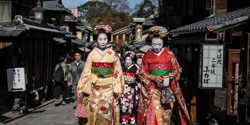 Jepang Larang Turis Masuki Wilayah Geisha di Kyoto