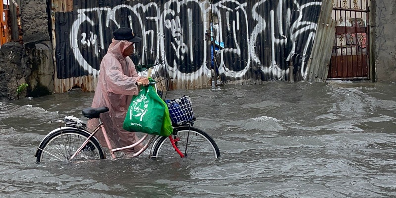 Banjir Melanda 15 Ruas Jalan dan 37 RT di Jakarta