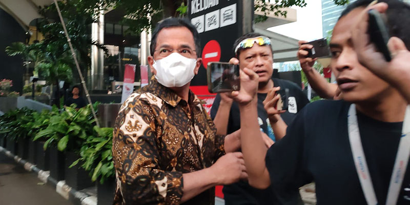 KPK Periksa Sekjen DPR Indra Iskandar