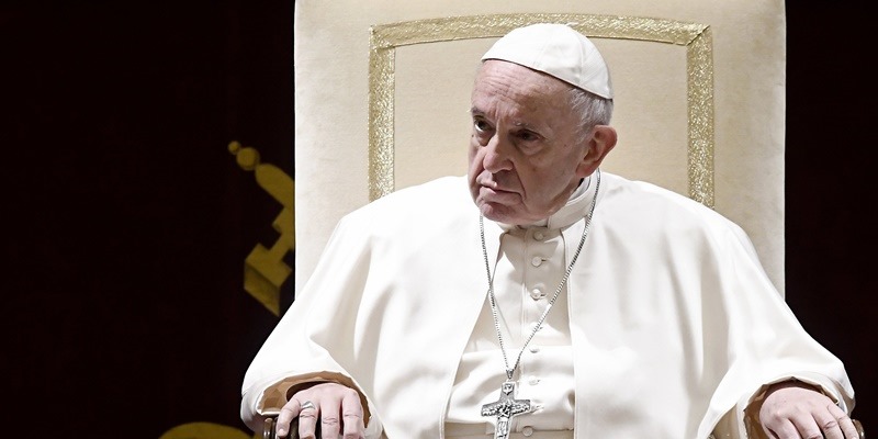 Paus Fransiskus Dikritik Usai Minta Ukraina Kibarkan Bendera Putih
