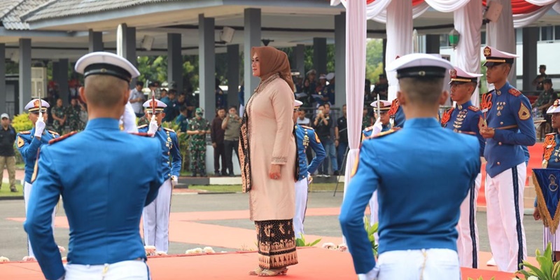 Ny. Evi Agus Subiyanto Didapuk Menjadi Ibu Kehormatan Taruna Akademi TNI