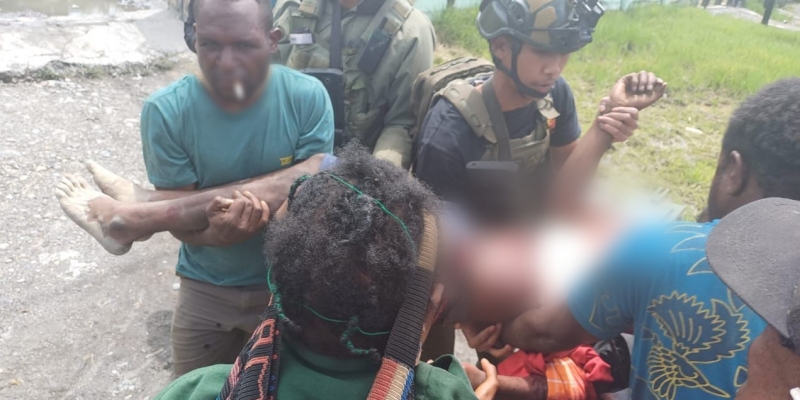 Seorang Prajurit TNI dan Warga Sipil Kena Tembak di Intan Jaya