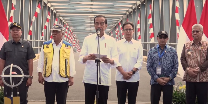 Jokowi Resmikan Duplikasi Jembatan Kapuas I