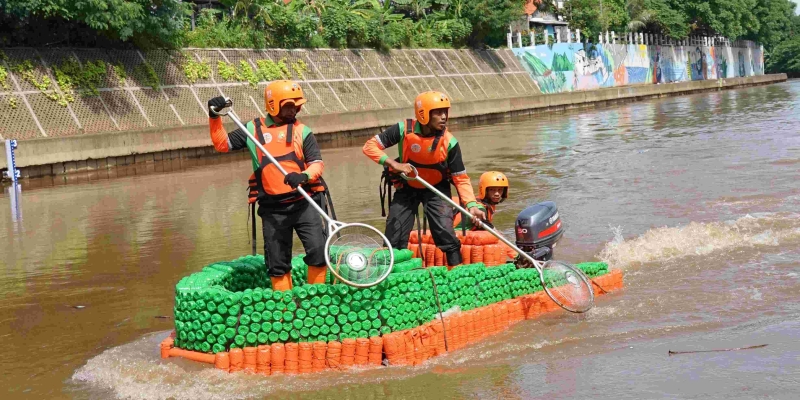 Atasi Sampah, Satgas Pemantau Sungai Ciliwung Dibentuk