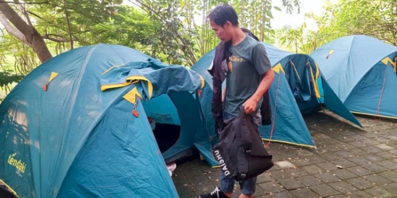 <i>Rest Area</i> Cirebon Ada Tenda Camping Plus Pijat Gratis