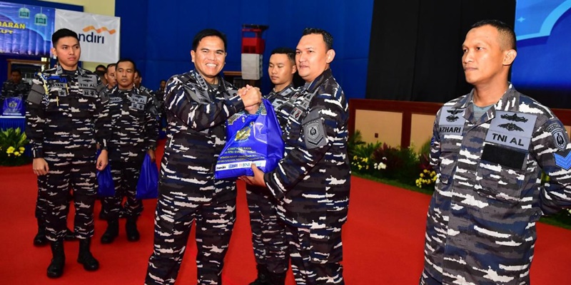 Gandeng Bank BUMN, TNI AL Salurkan Paket Lebaran Buat Prajurit