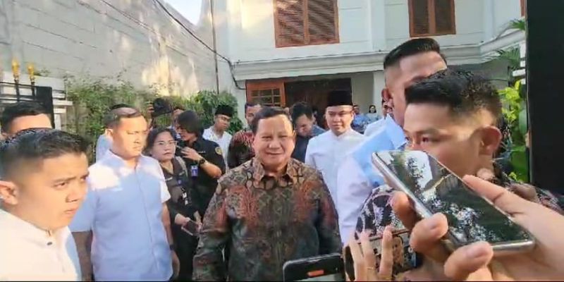 Pejabat Kemhan Hingga TKN Sambangi Rumah Prabowo di Lebaran Hari Pertama