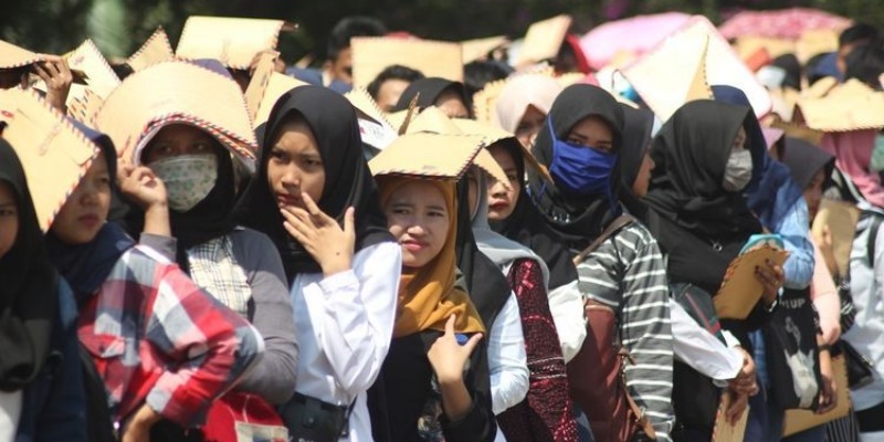 Cari Kerja Susah, 69 Persen Perusahaan Indonesia Setop Rekrutmen Sejak 2023