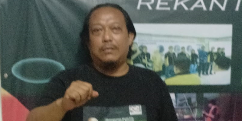 Aktivis Sindir Mendikbud Nadiem Mirip Sales Seragam Sekolah
